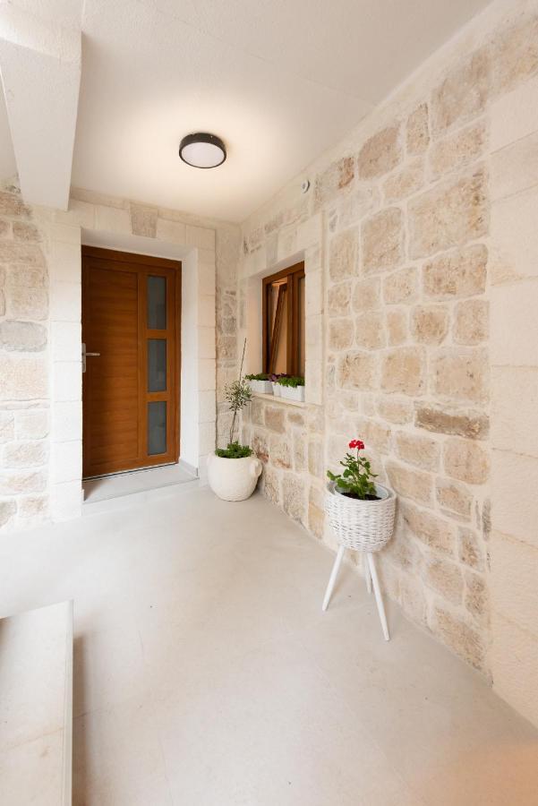 Apartment Olive Kaštela Eksteriør billede