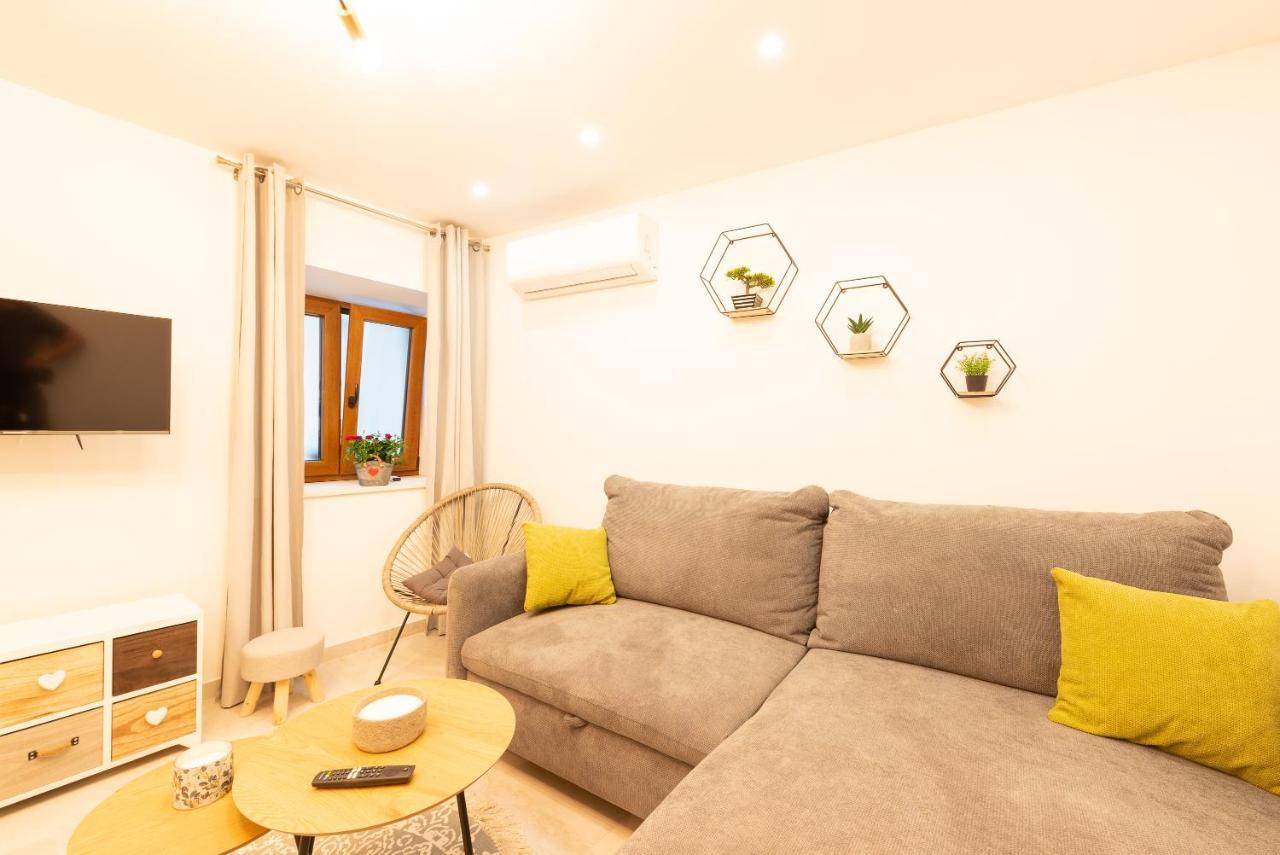 Apartment Olive Kaštela Eksteriør billede