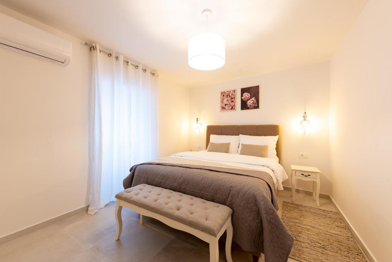 Apartment Olive Kaštela Eksteriør billede