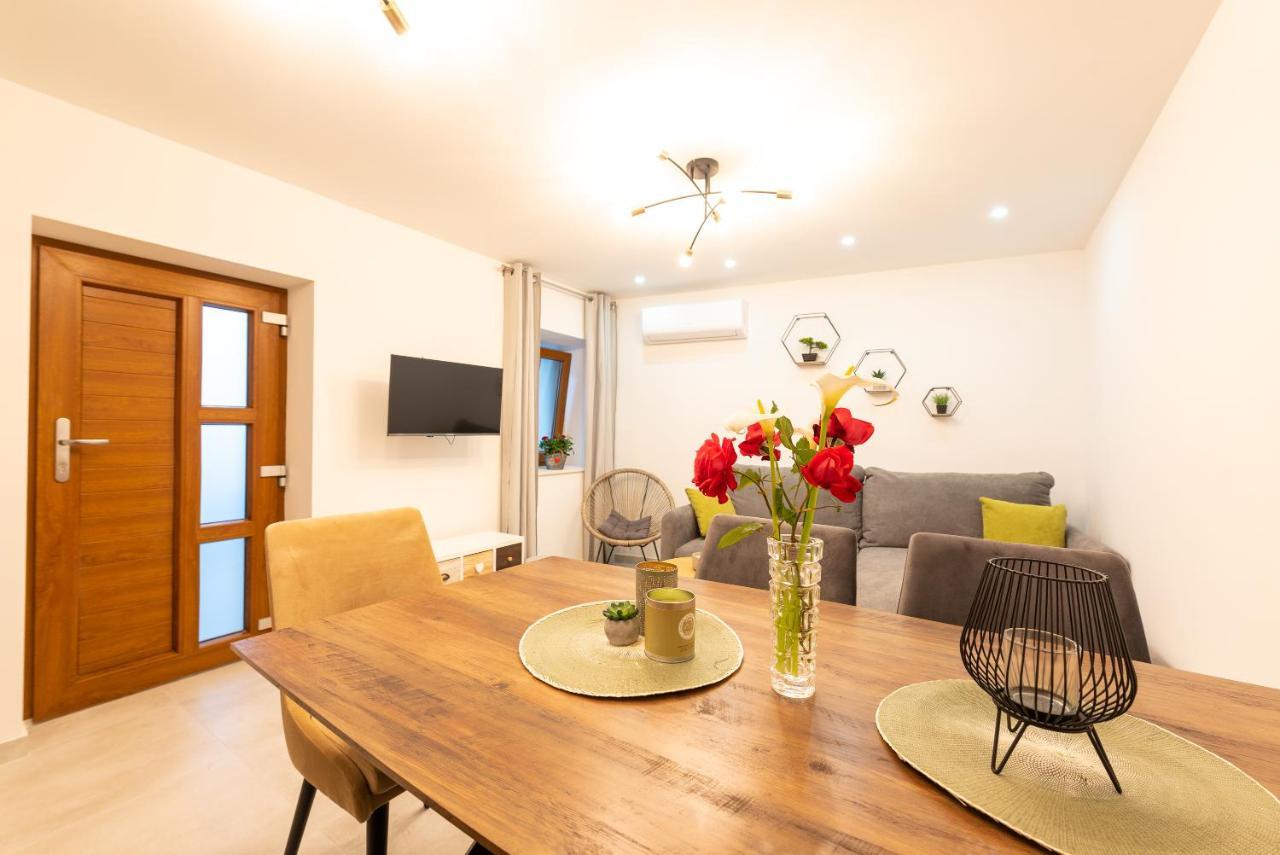 Apartment Olive Kaštela Eksteriør billede