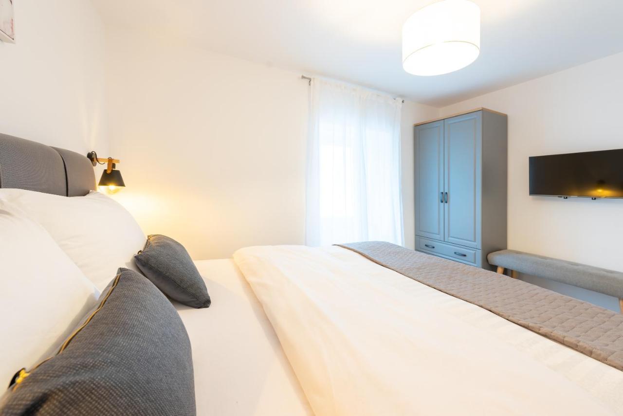 Apartment Olive Kaštela Eksteriør billede