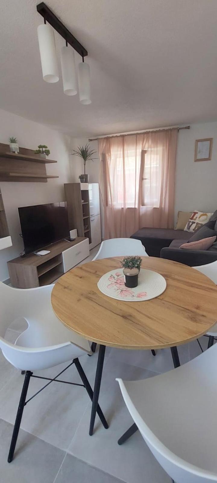 Apartment Olive Kaštela Eksteriør billede